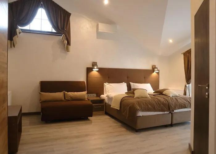 Medianikoff 木屋 布克维